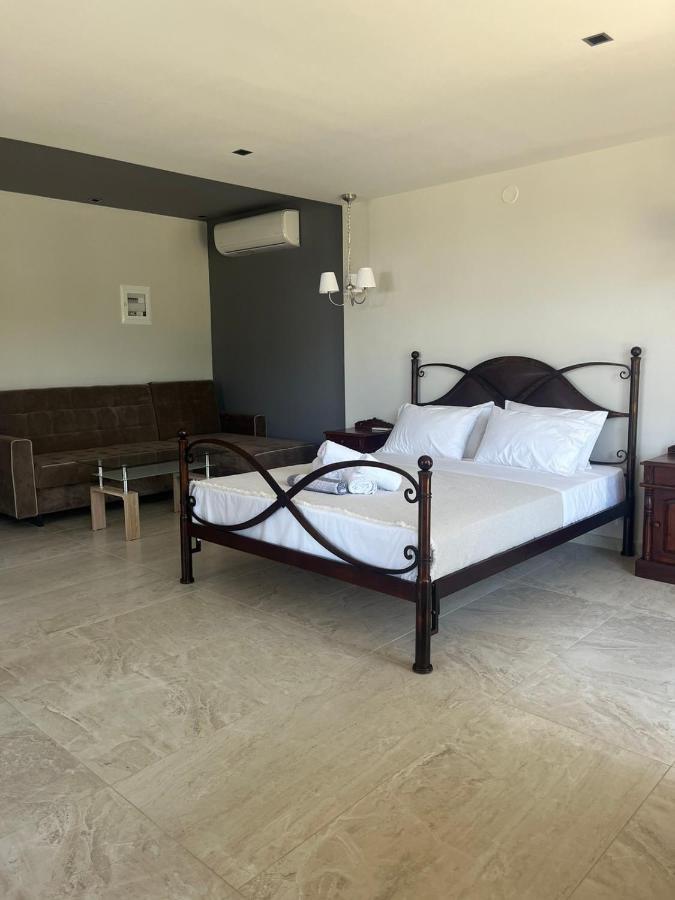 Suites Ris Nea Peramos  Exterior photo